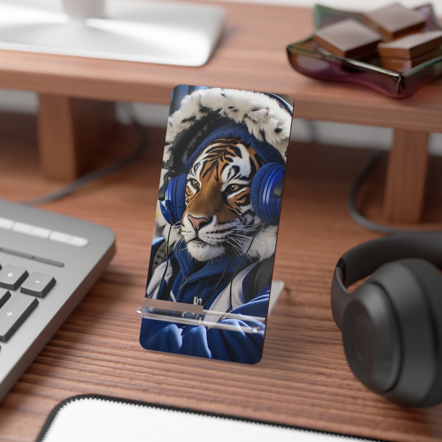 Chillin' Tiger Mobile Display Stand