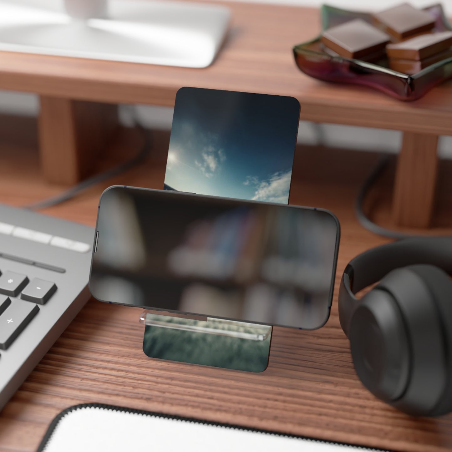Grid Iron Focus Mobile Display Stand